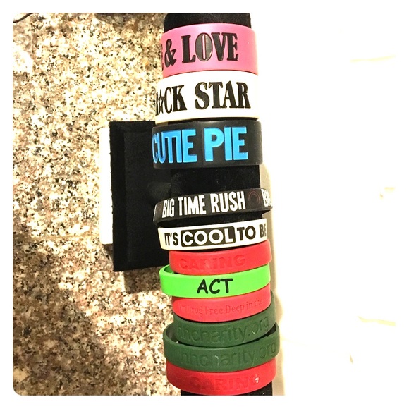 11 Fun Gummy Bracelets