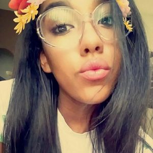 Meet your Posher, Sariya