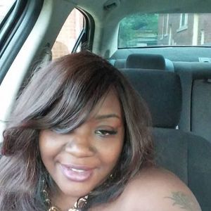 Meet your Posher, Adrienne