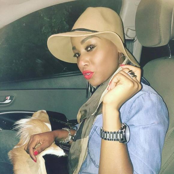 Meet your Posher, Devine - Picture 1 of 1