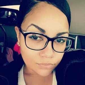 Meet your Posher, Selina