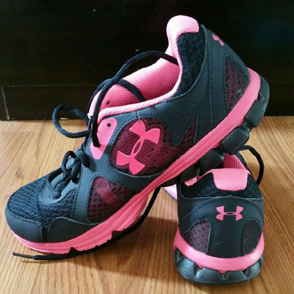 Under Armour dhoes