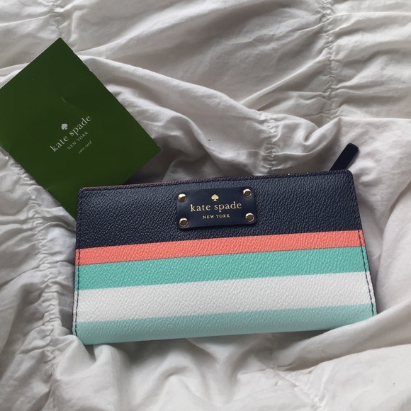 Kate Spade Wallet - Picture 1 of 4