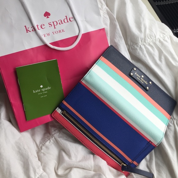 Kate Spade Wallet - Picture 4 of 4