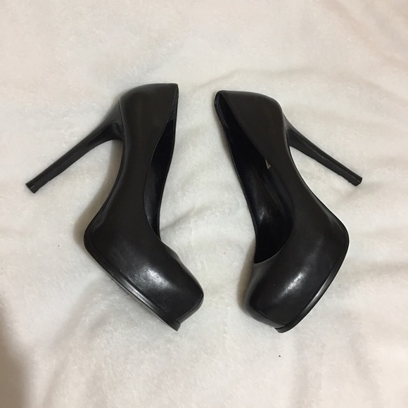 Kelsie Dagger Linzy pump