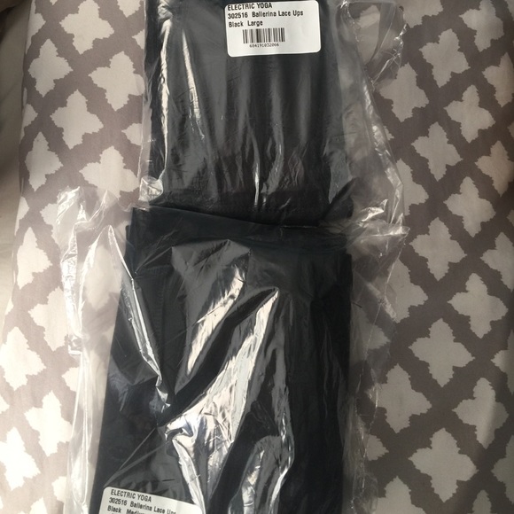 Ballerina Lace Up Leggings - Picture 3 of 4