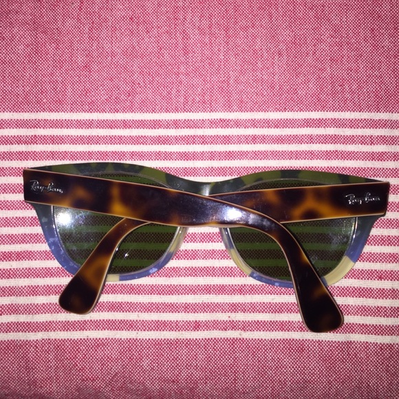 Ray•Ban Sunglasses - Picture 2 of 4