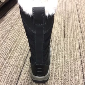 Clarks Womens RP Mazlyn Mill Winter Boot