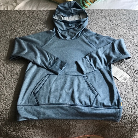 Lucy L stronger everyday pullover