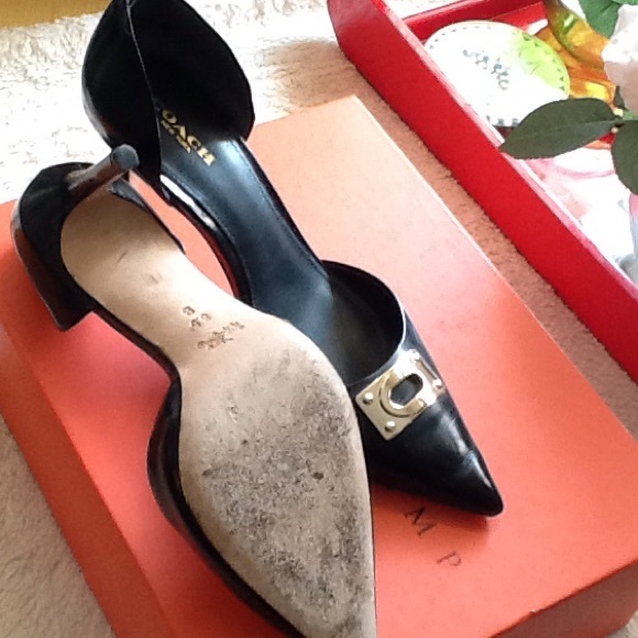 Sold Coach black heels 👠 size 8.5 sold - Picture 2 of 4