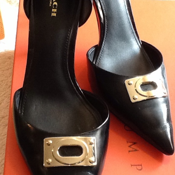 Sold Coach black heels 👠 size 8.5 sold - Picture 3 of 4