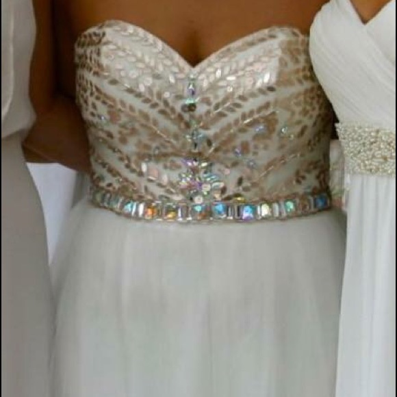 Prom dress - Picture 4 of 5