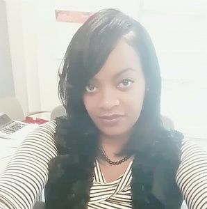 Meet your Posher, Della