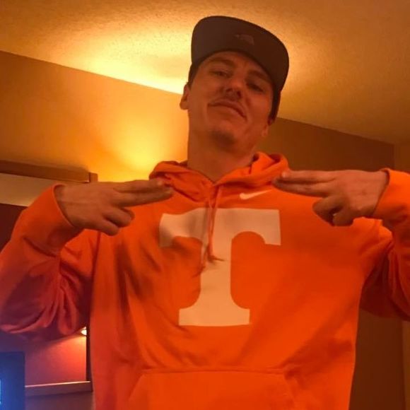 Meet your Posher, Justin - Picture 1 of 1