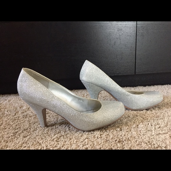 SPARKLY SILVER 3INCH HEEL