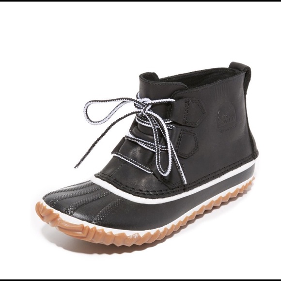 Sorel "out & about" boots- size 7 (fit like a 6)