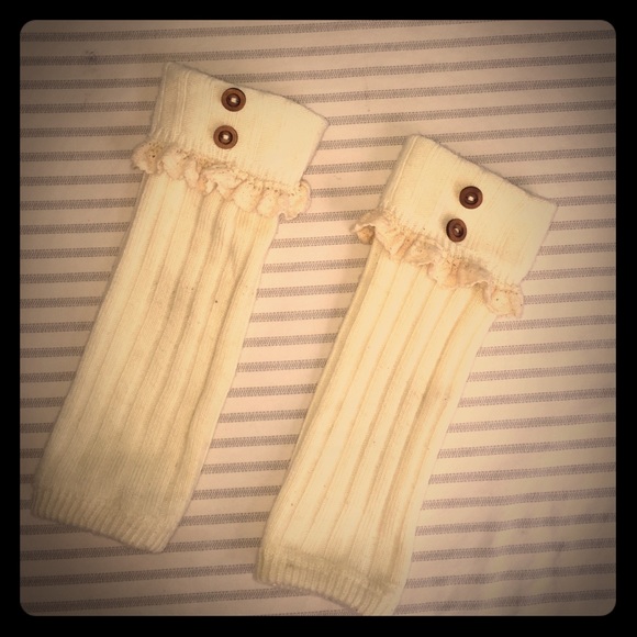 Cream, ribbed, Lace and button detail leg warmers