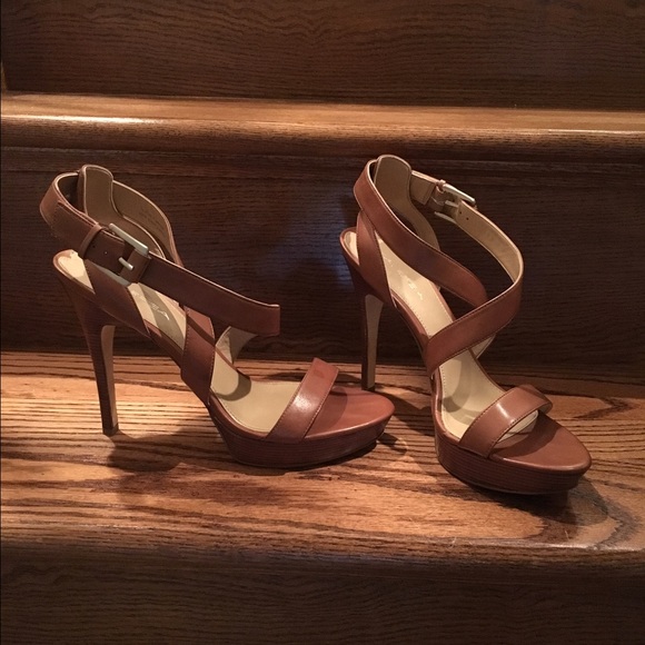 Via Spiga Shoes - Via Spiga 5 in leather heels in saddle tan (8.5)