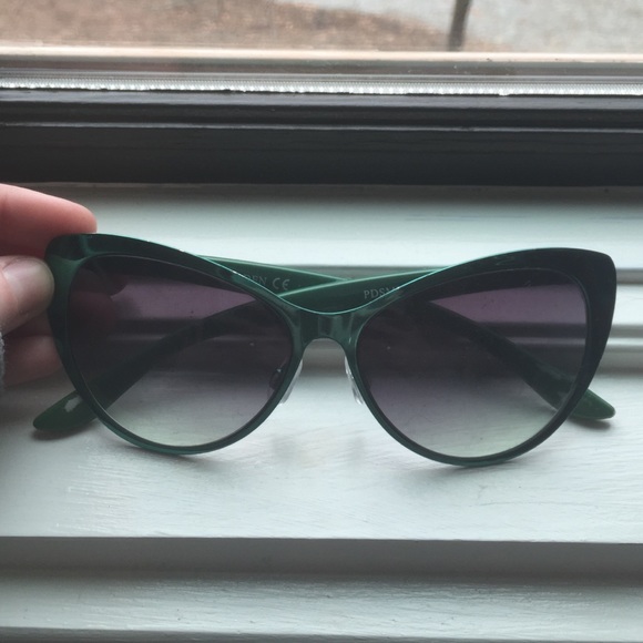 Steve Madden Cat eye Sun Glasses