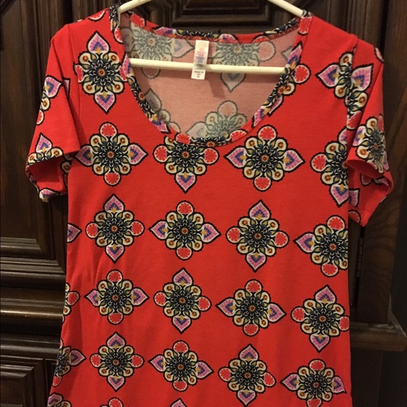 Lularoe Classic Tee - XS