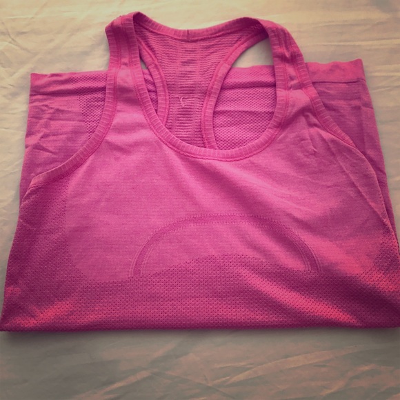 Lululemon workout top