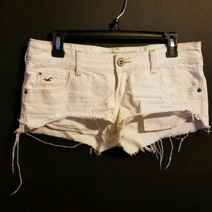 White Hollister shorts