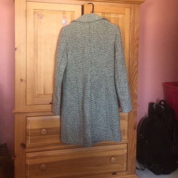 Black and white trench coat - Picture 2 of 3