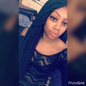 Meet your Posher, Monique