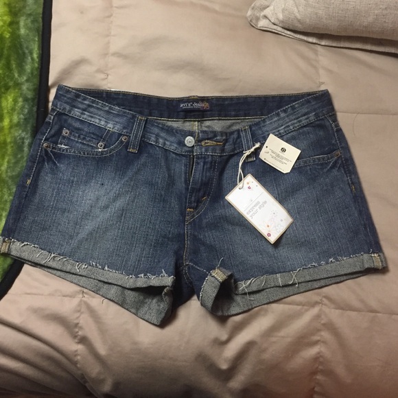Levi shorts