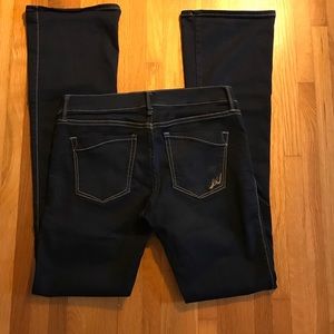 A beautiful Express Jeans