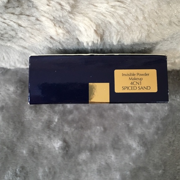 Invisible Powder Makeup - Picture 2 of 4