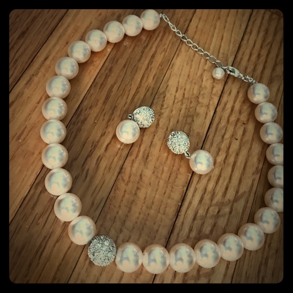 Pearl and rhinestone necklace and earring set