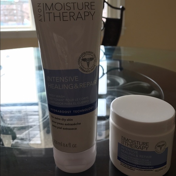 Avon Moisture Therapy Set