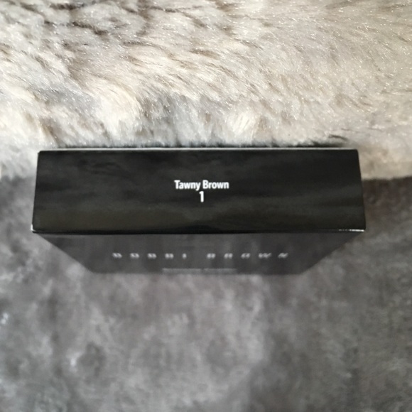 Bronzing Powder - Picture 2 of 4