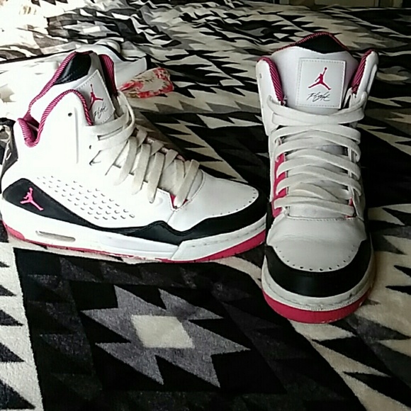 Flight Jordan woman's shoe's