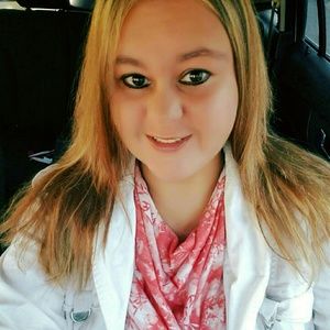 Meet your Posher, Kasie