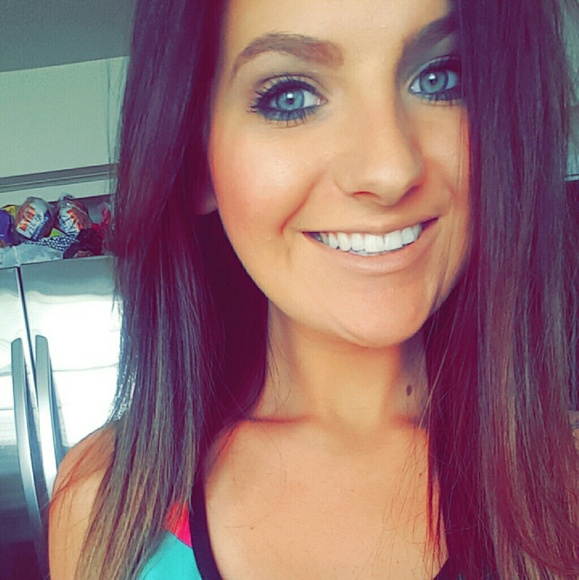 Meet your Posher, Leah - Picture 1 of 1