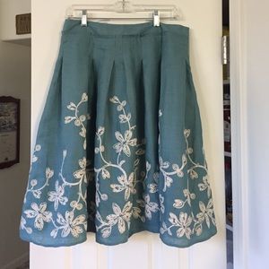 Size 6Talbots Skirt in Teal with embroidery