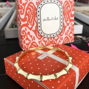 NWOT Stella & Dot ivory bangle