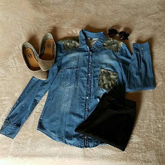 Long sleeve button down denim shirt ❤