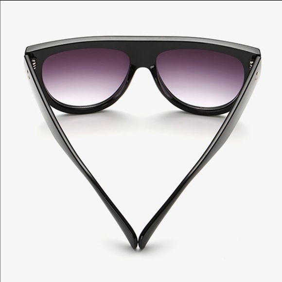 Glasses - Picture 2 of 3