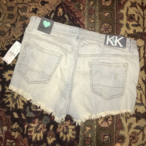 NWT!! KENDALL AND KYLIE JEAN SHORTS - Picture 2 of 2