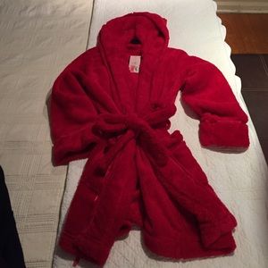 Beautiful red robe, so so soft.