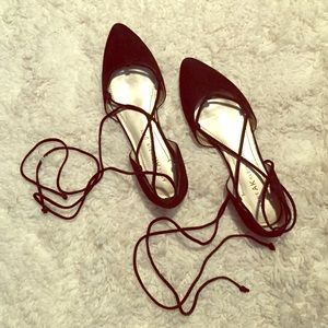 Black pointy toe lace up flat