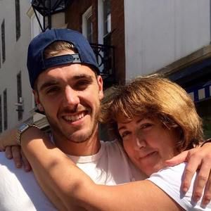 Meet your Posher, Casey