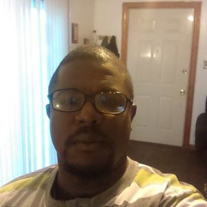 Meet your Posher, Dominique