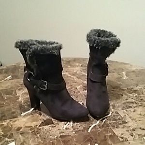 Dana Buchman black suede boots