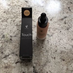 Younique Liquid Foundation Organza