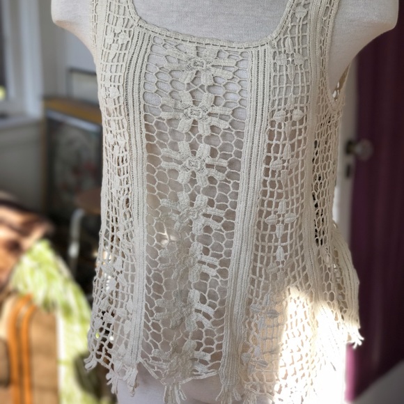 ⚡️ NWT Crochet Top! ✨ - Picture 2 of 4