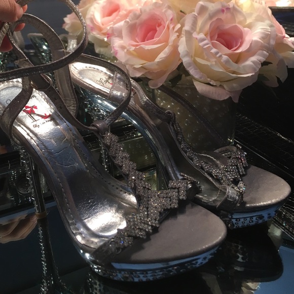 ⚪️▫️SILVER HIGH HEELS ⚪️▫️